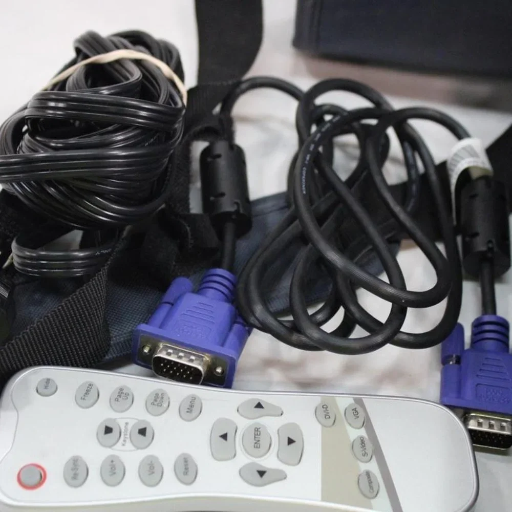 Classic Portable HP digital projector with accessories